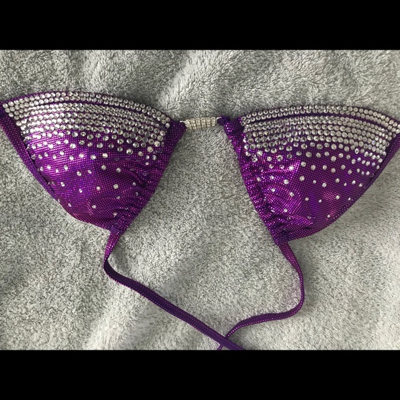 Competition Bikini - Picture 5 of 7